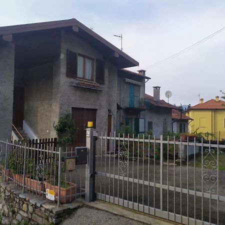 Appartamento Gianna Porto Valtravaglia Exterior foto